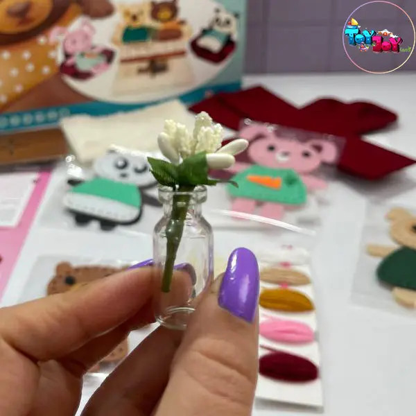 بسته مهمونی بساز (خیاط کوچولو) – ساخت عروسک و مبلمان نمدی