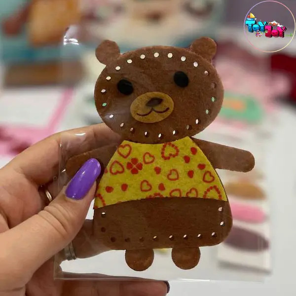 بسته مهمونی بساز (خیاط کوچولو) – ساخت عروسک و مبلمان نمدی