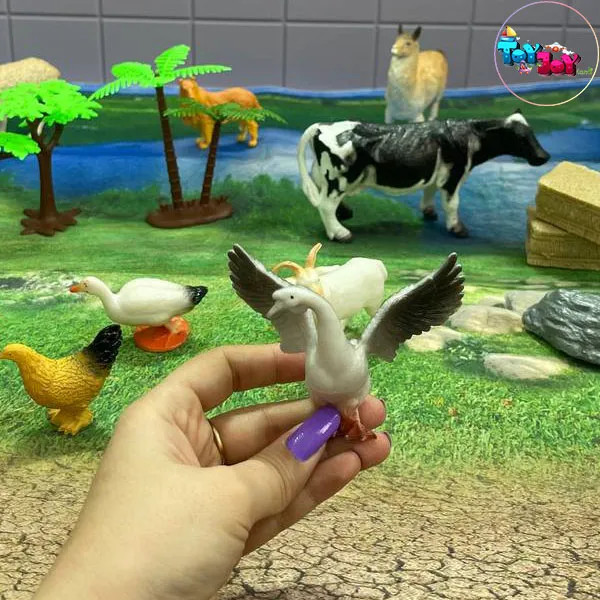 ست حیوانات مزرعه کیفی UCOKTOYS همراه با سفره بازی بزرگ